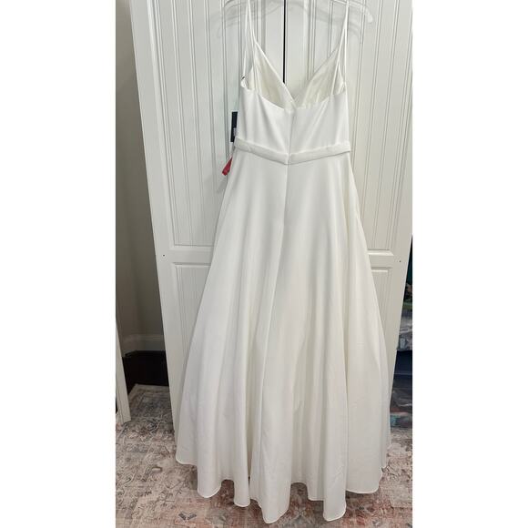 IEENA Mac Duggal Classic A-Line V-Neck Ballgown White Sz 10 - Picture 8 of 15